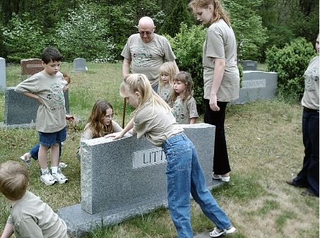 Mt. Olive Cemetery grave of Audie and Mildred Little